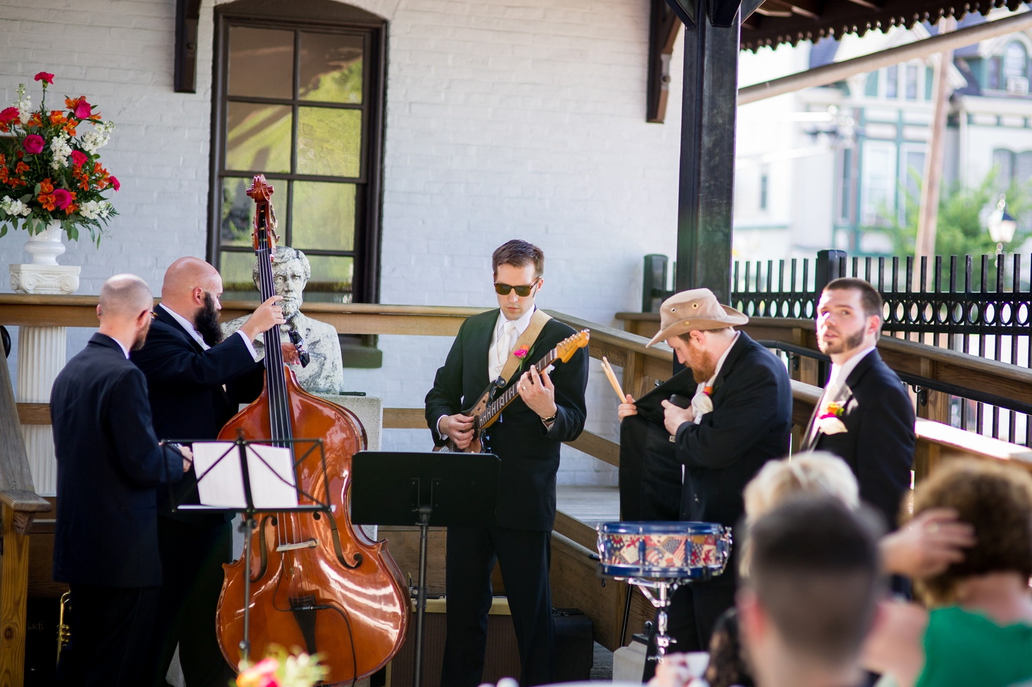 gettysburg-wedding-photography-train-station-museum-and-vistors-center-wedding-photography-gettysburg-museum-and-visitor-center